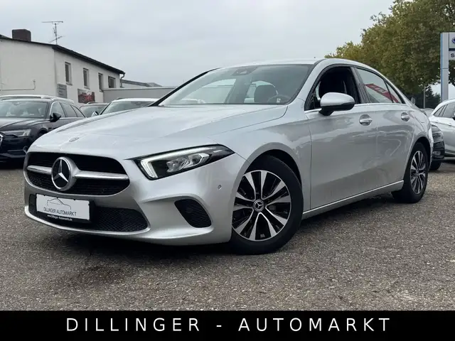 Mercedes-Benz A 180 d Lim. 8G-DCT/2.0 Motor LED Nav Kam Leder