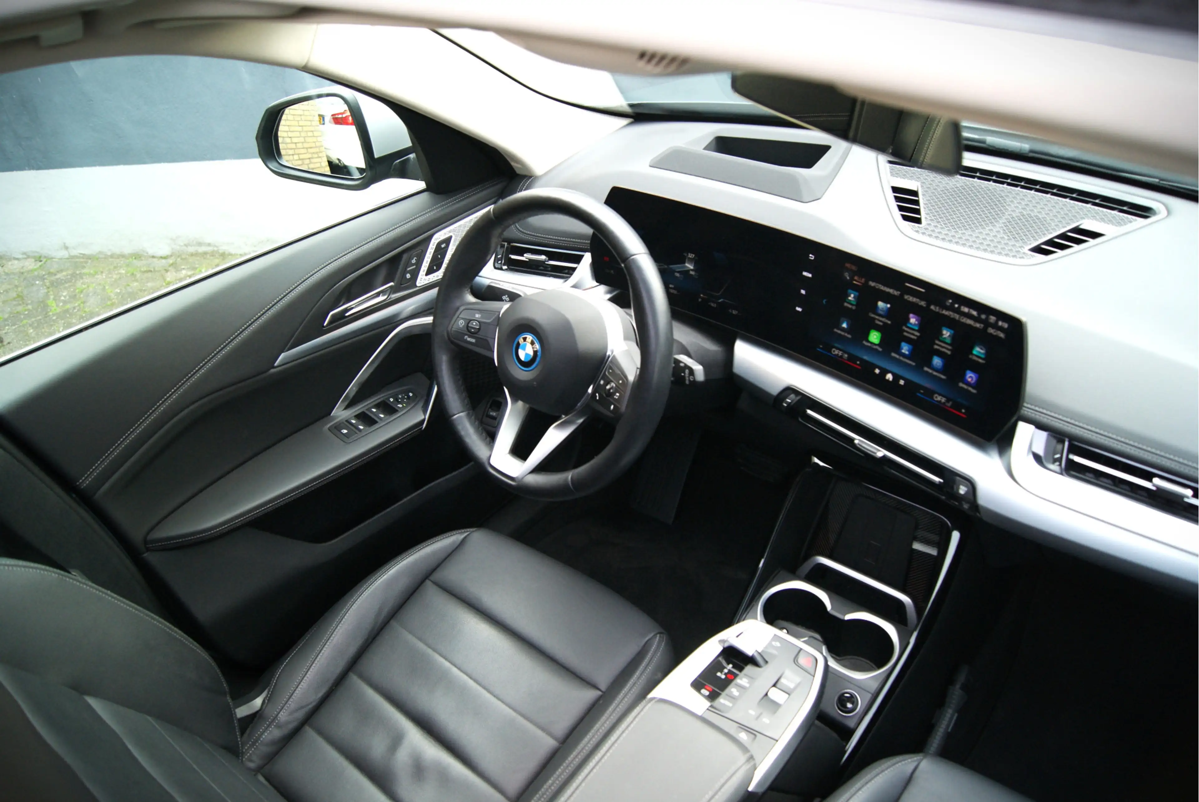 BMW iX1 eDrive20 67 kWh 204PK X-Line Panoramadak/Leer/Harm — photo 5