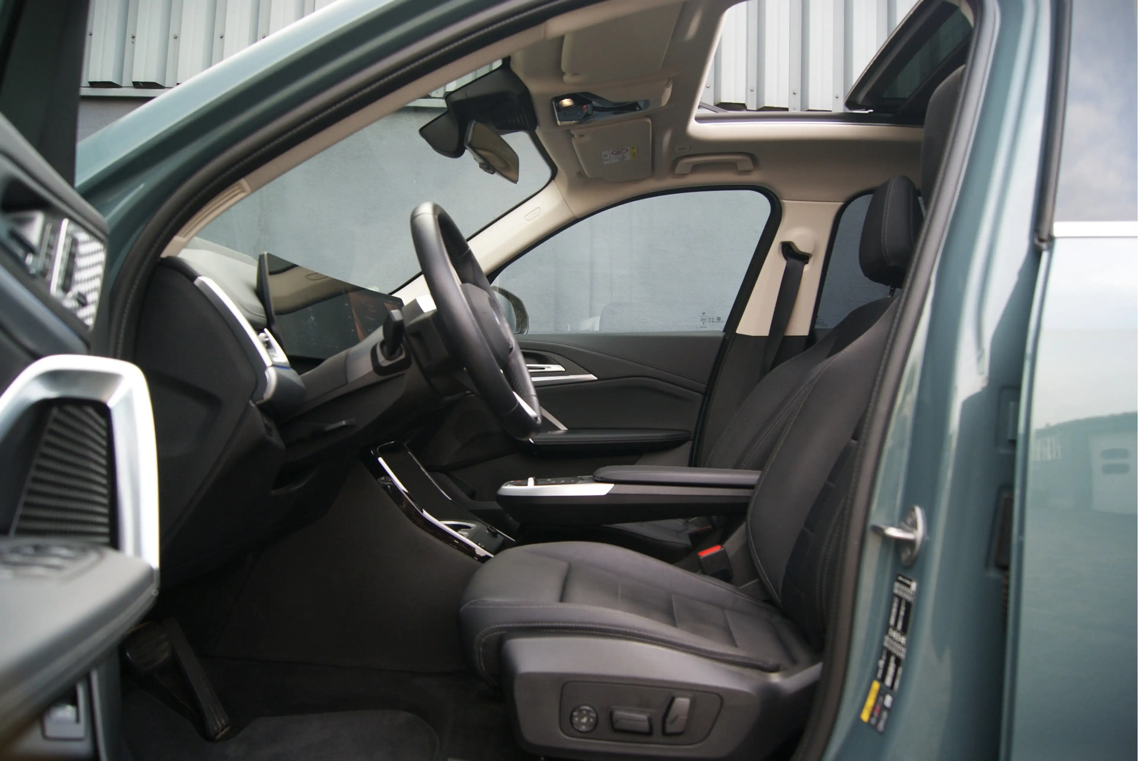 BMW iX1 eDrive20 67 kWh 204PK X-Line Panoramadak/Leer/Harm — photo 7