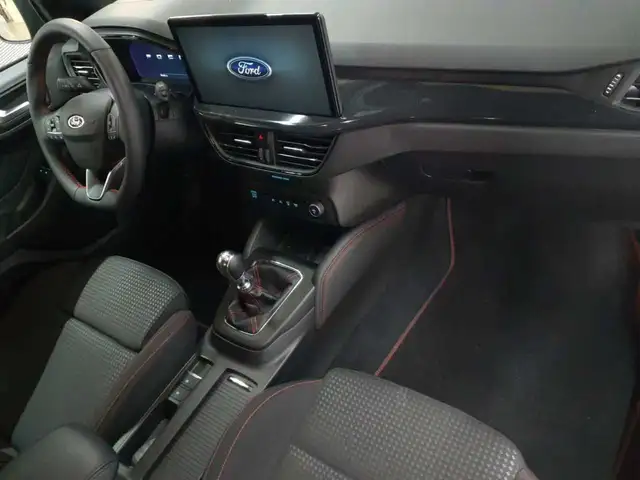 Ford Focus view 9