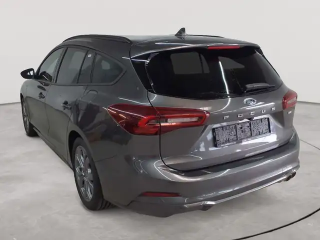 Ford Focus view 5