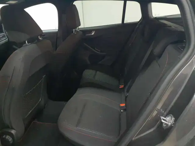 Ford Focus view 13