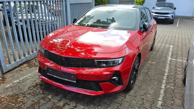 Opel Astra view 3