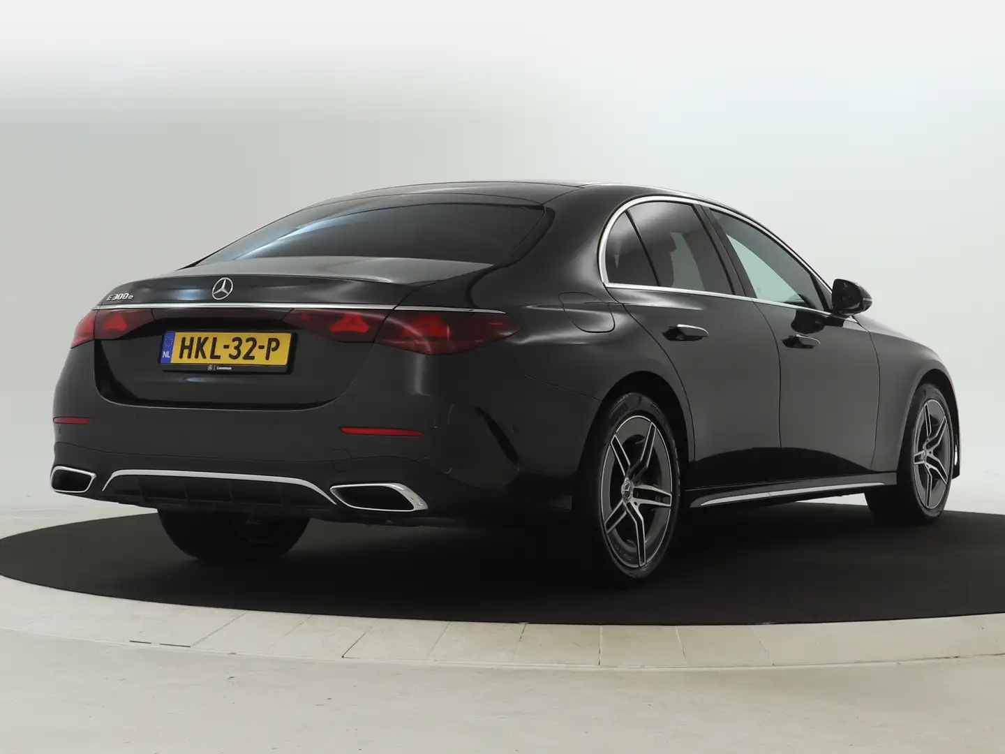 Mercedes-Benz E 300 e AMG Plug-In Hybride | AMG Line Advanced Plus | S Grau - 2