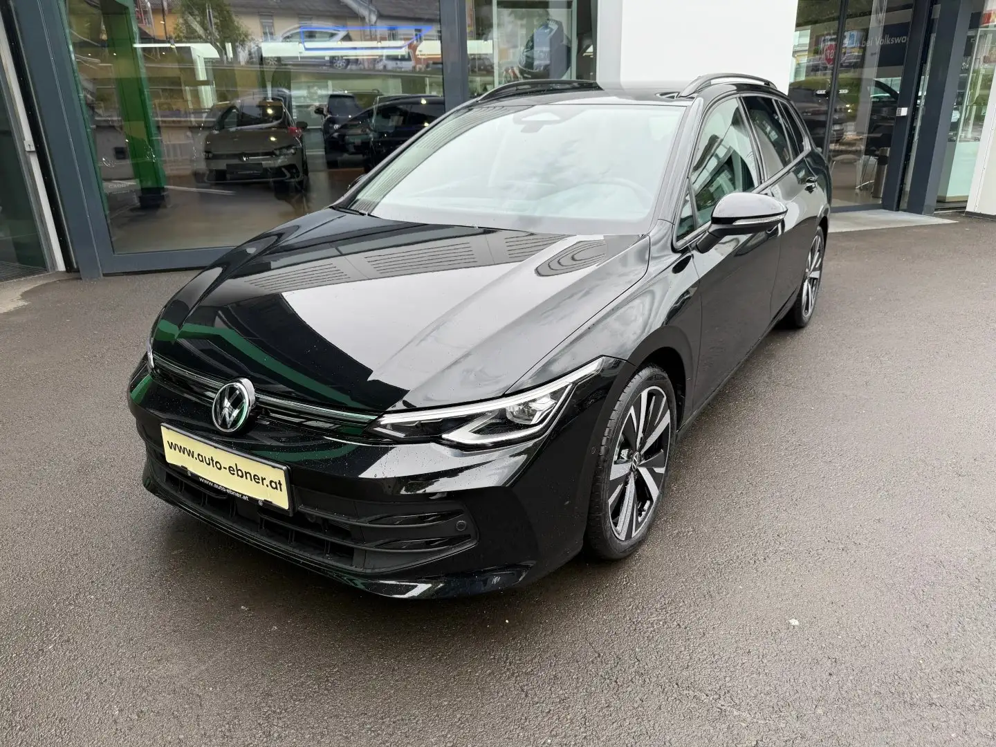 Volkswagen Golf Variant Business mHeV TSI DSG Schwarz - 1