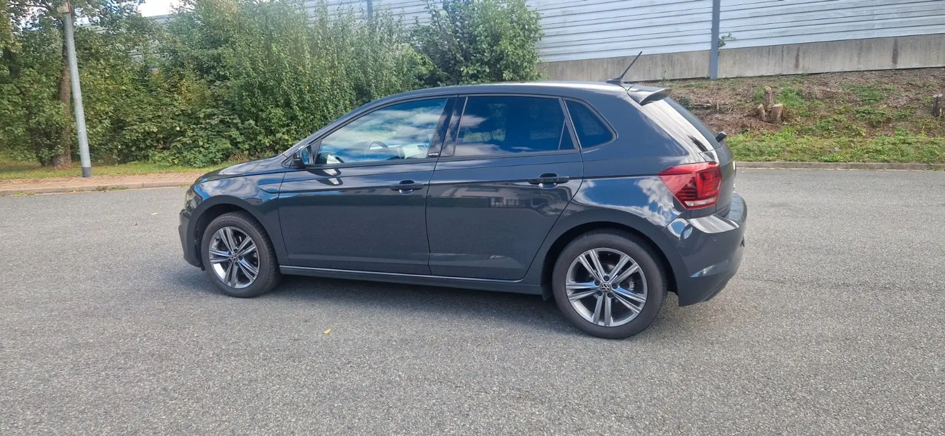 Volkswagen Polo VI Active Digital Cockpit Pro DSG Gris - 2