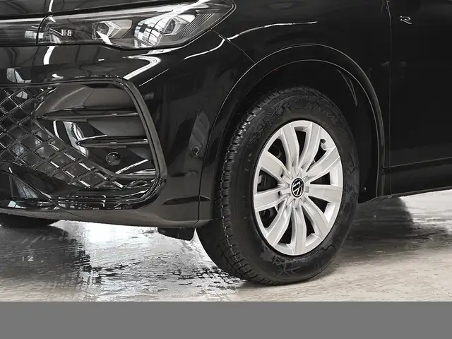 Volkswagen Tiguan view 5