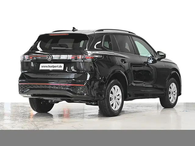 Volkswagen Tiguan view 2