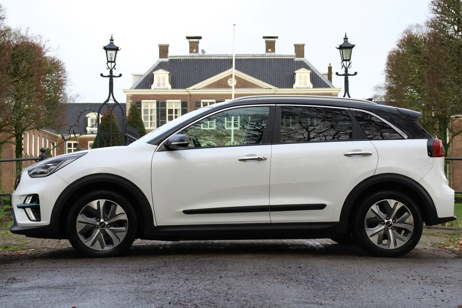 Kia e-Niro ExecutiveLine 64 kWh | NL-AUTO! | CAMERA | STOELVE Blanc - 2
