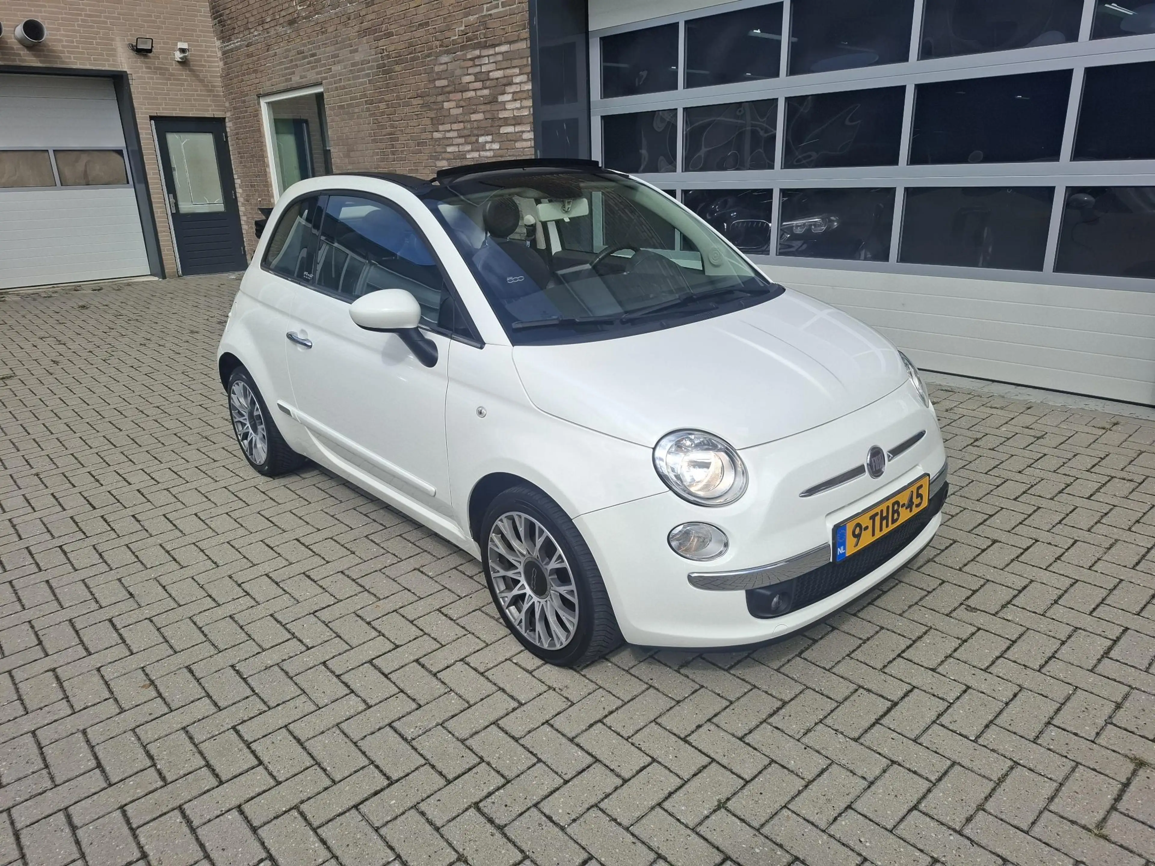 Fiat 500C 0.9 TwinAir Lounge — photo 17