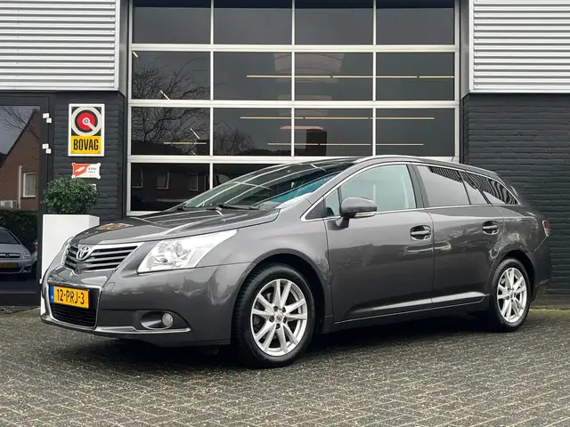 Toyota Avensis Wagon 1.8 VVTi, Airco, Bluetooth, Cruise, Trekhaak