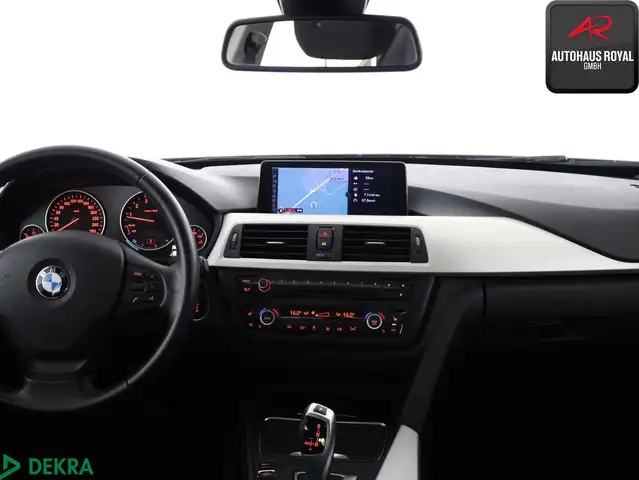 BMW 3 Series view 9