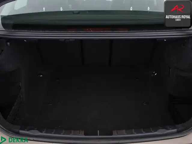 BMW 3 Series view 13