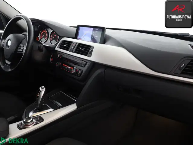BMW 3 Series view 10
