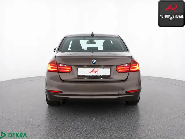 BMW 3 Series view 4