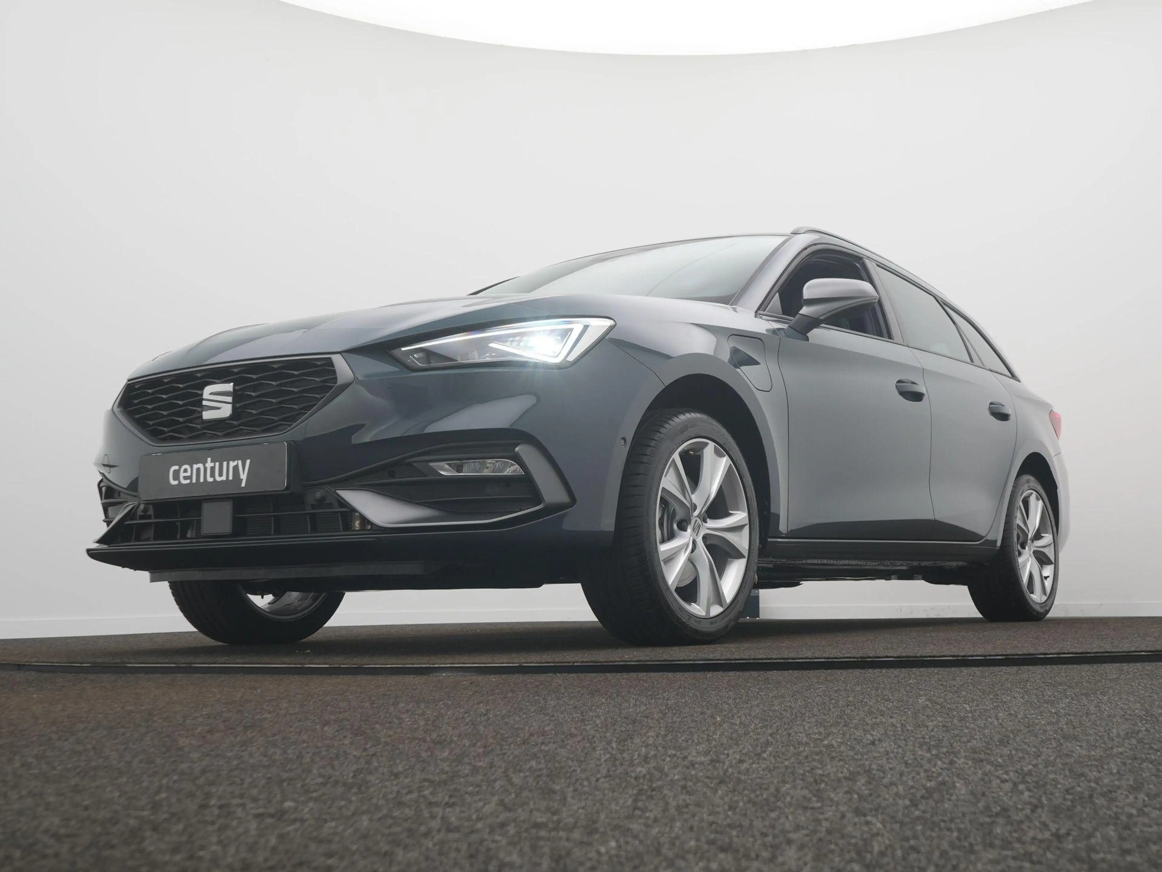 SEAT Leon e-Hybrid Sportstourer FR Business 1.5 TSI eHybrid 150 kW / — photo 9