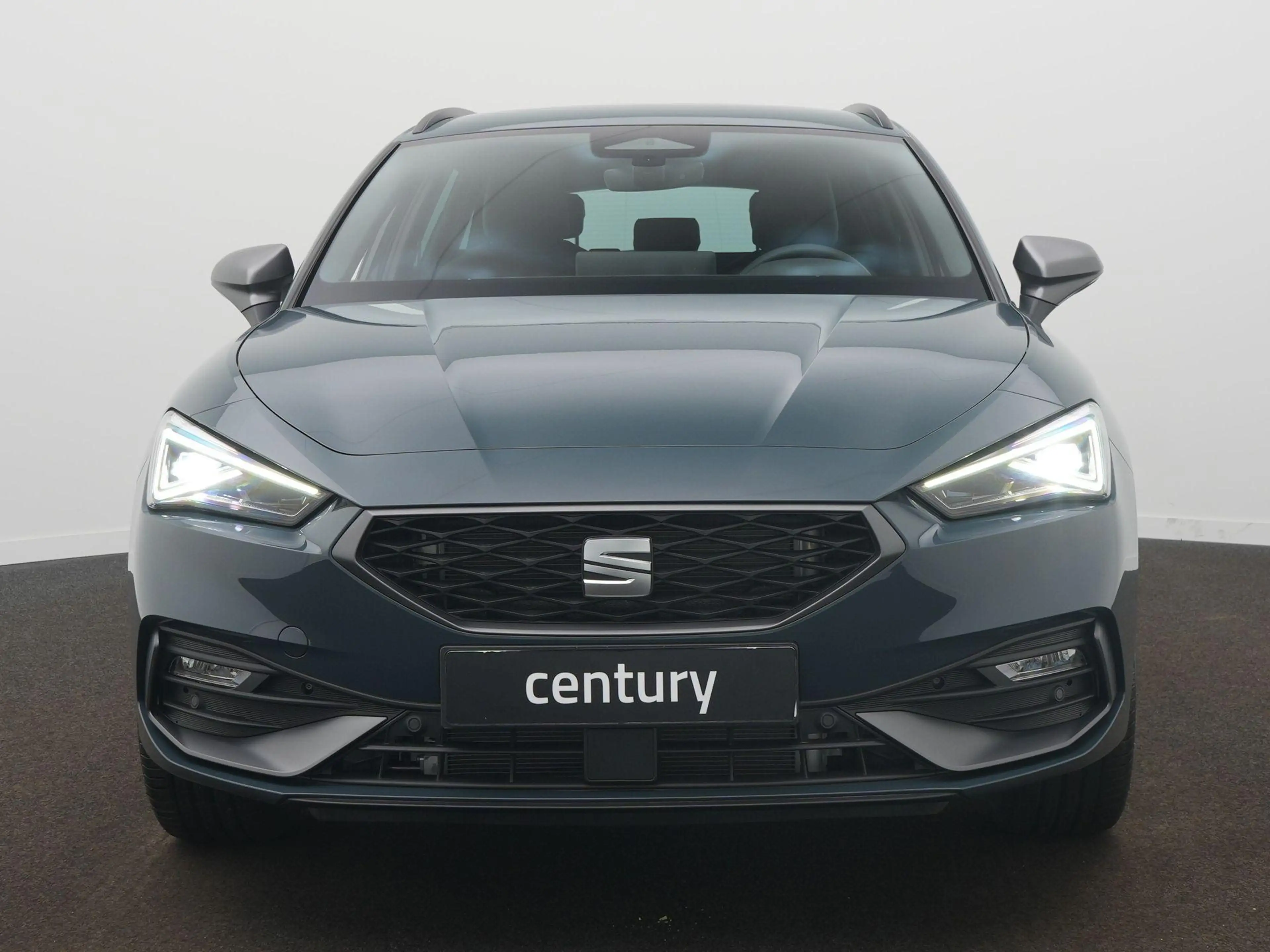SEAT Leon e-Hybrid Sportstourer FR Business 1.5 TSI eHybrid 150 kW / — photo 2
