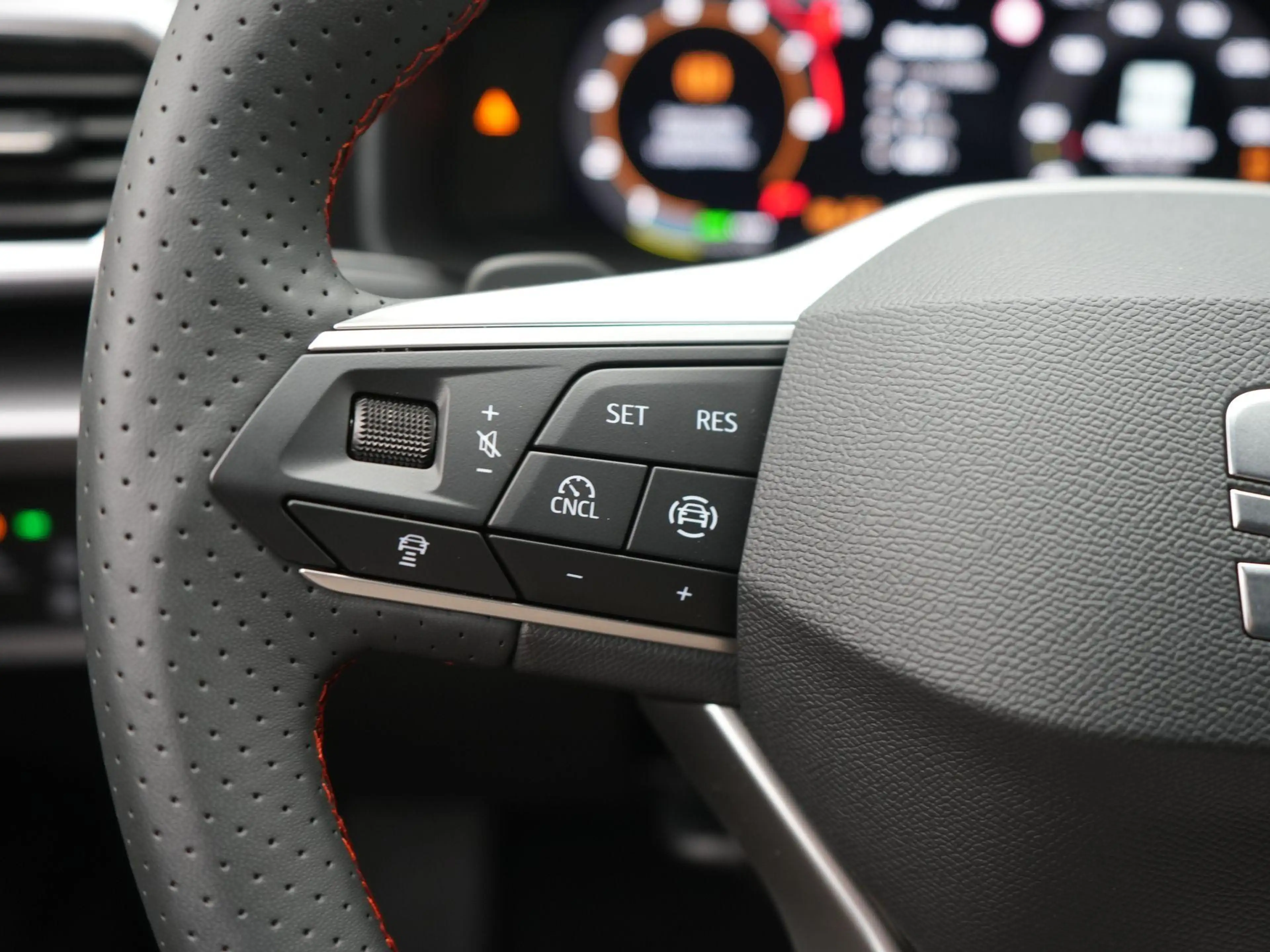 SEAT Leon e-Hybrid Sportstourer FR Business 1.5 TSI eHybrid 150 kW / — photo 15