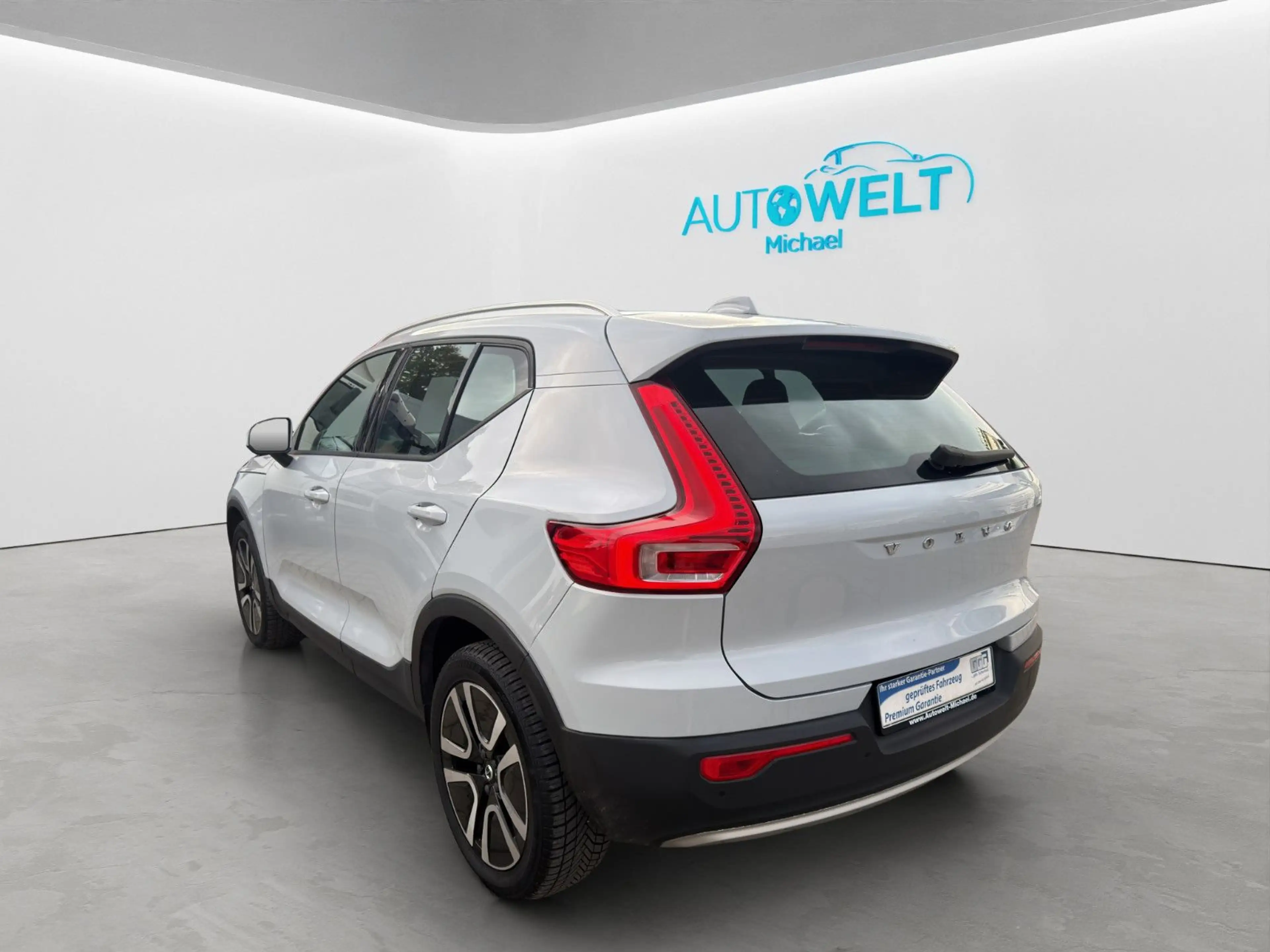Volvo XC40 2.0 Aut. KLIMAAUT SITZH KAM LED APP H&K GJR — photo 7