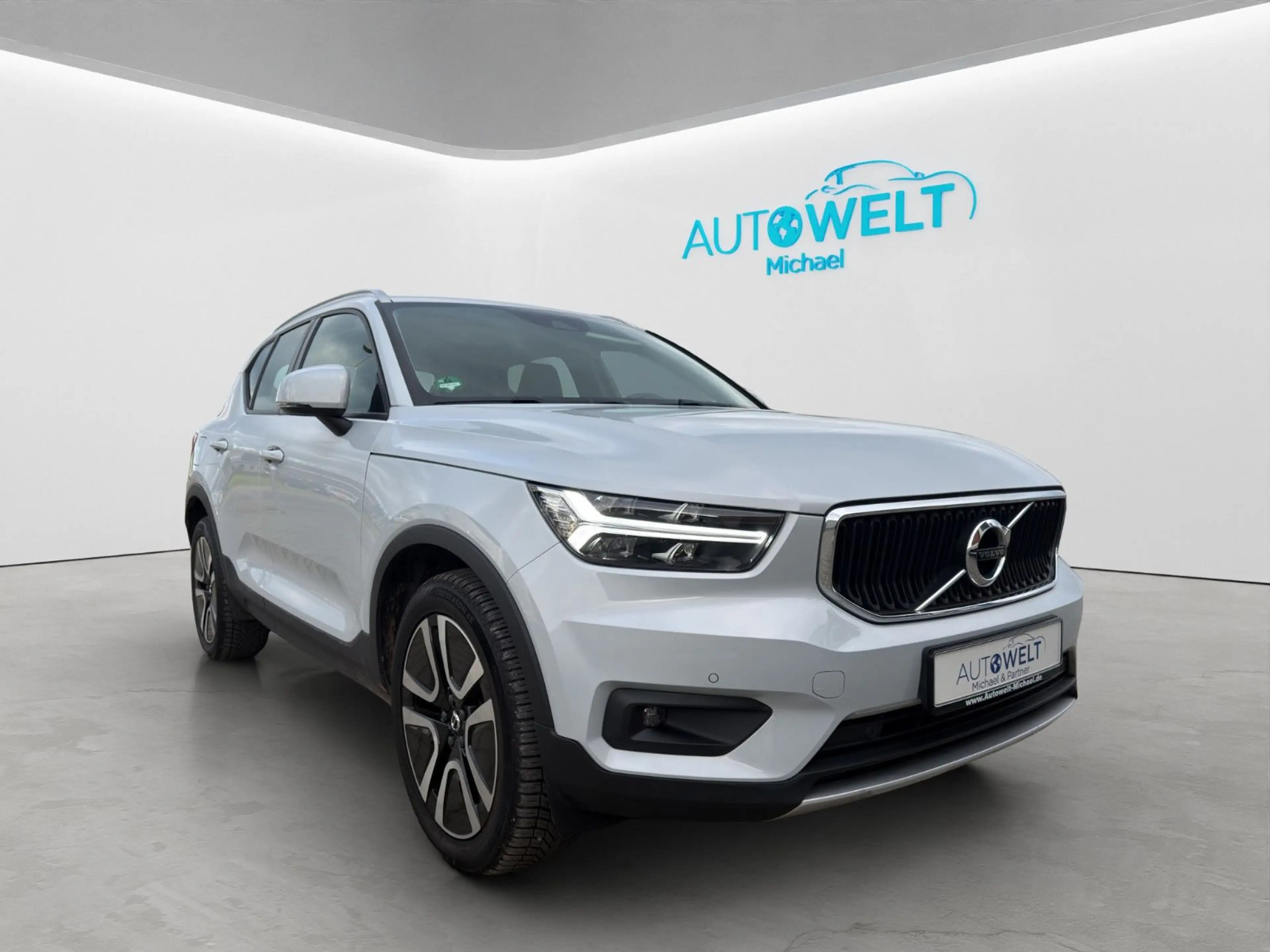 Volvo XC40 2.0 Aut. KLIMAAUT SITZH KAM LED APP H&K GJR — photo 3