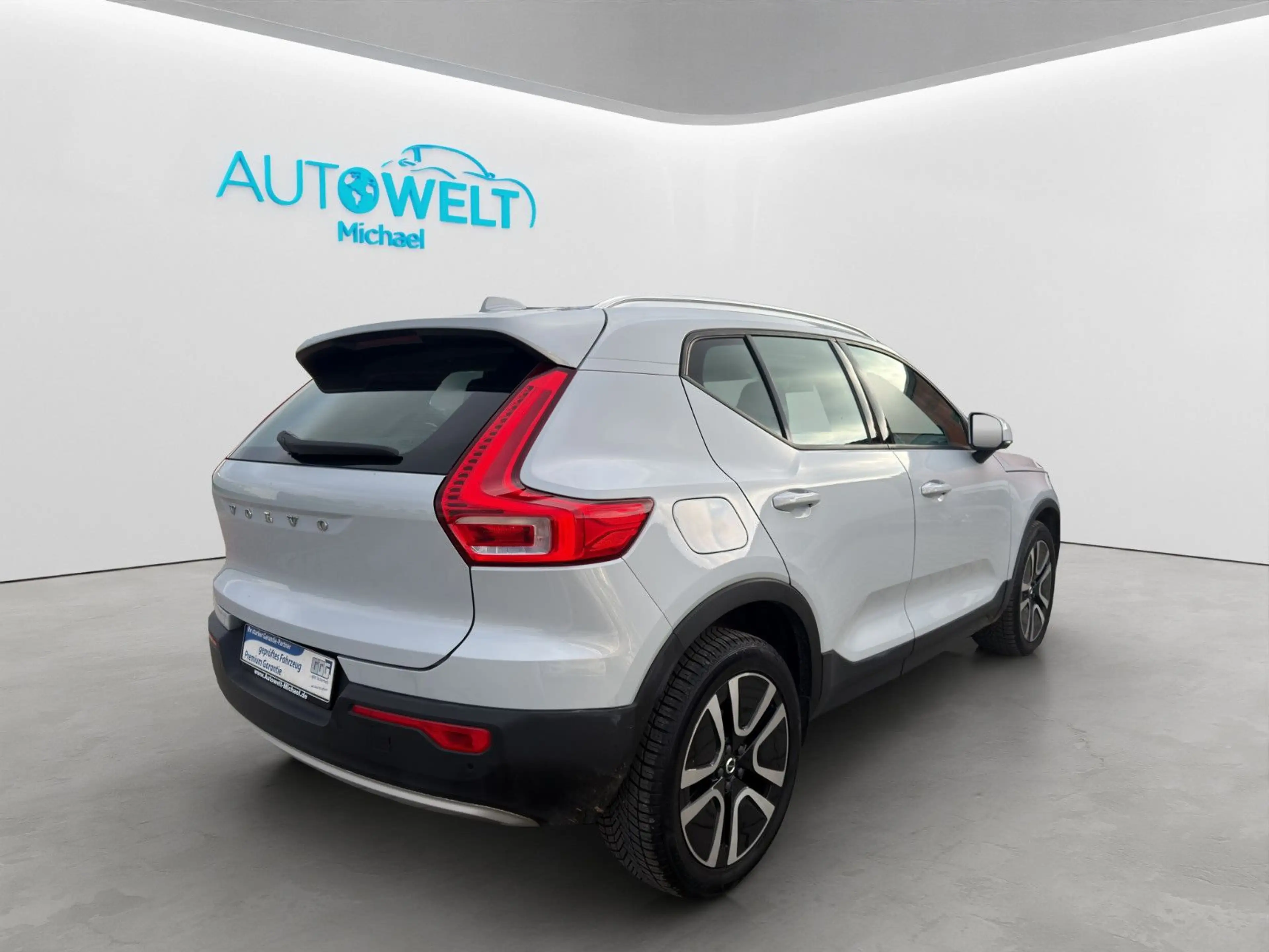 Volvo XC40 2.0 Aut. KLIMAAUT SITZH KAM LED APP H&K GJR — photo 5