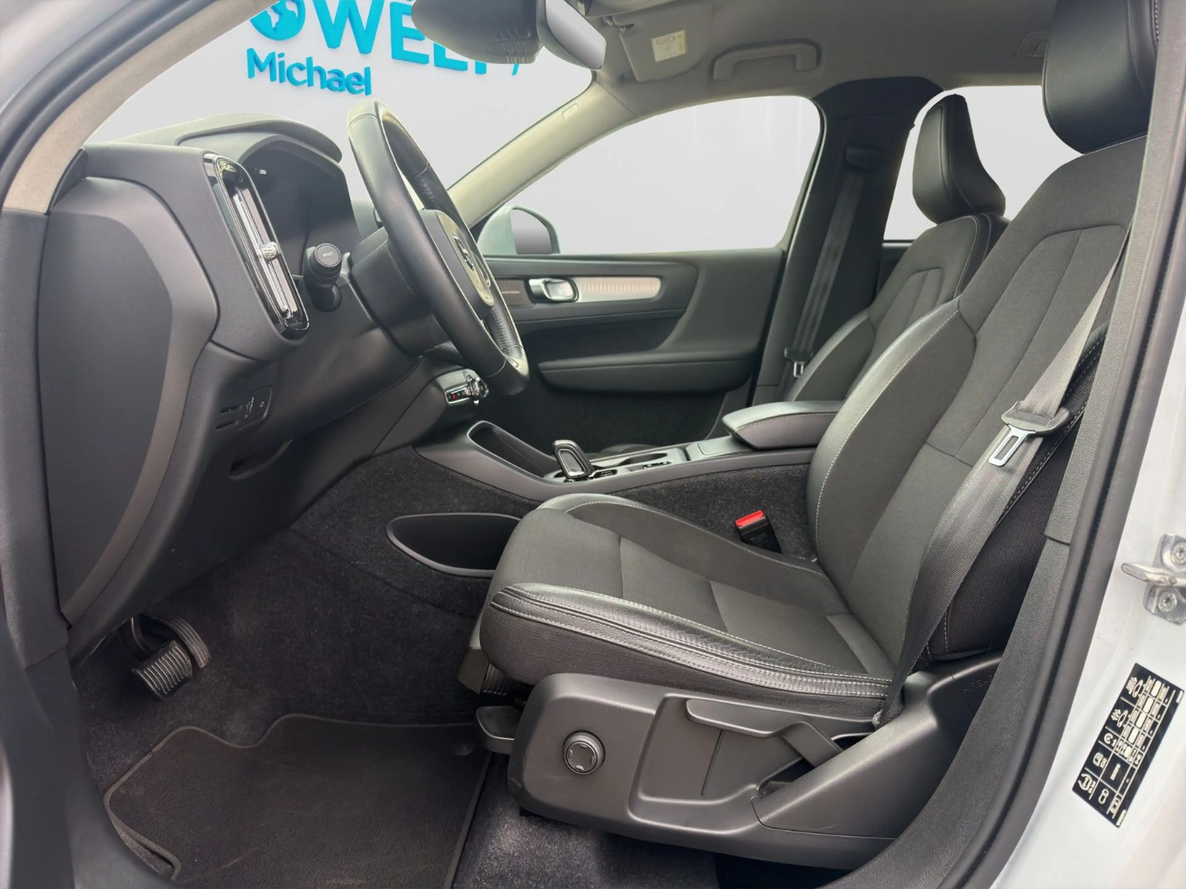 Volvo XC40 2.0 Aut. KLIMAAUT SITZH KAM LED APP H&K GJR — photo 12