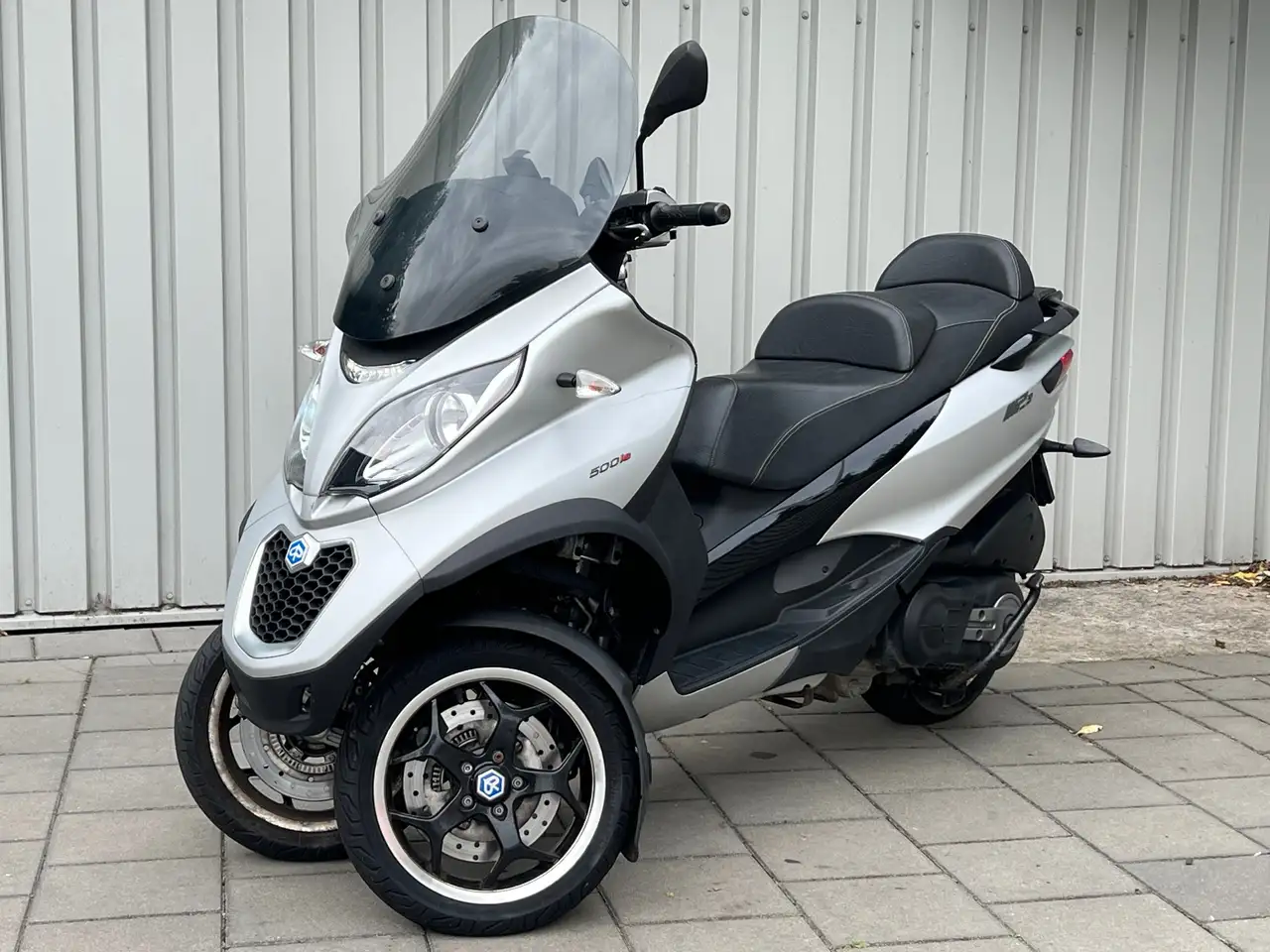 Piaggio MP3 500