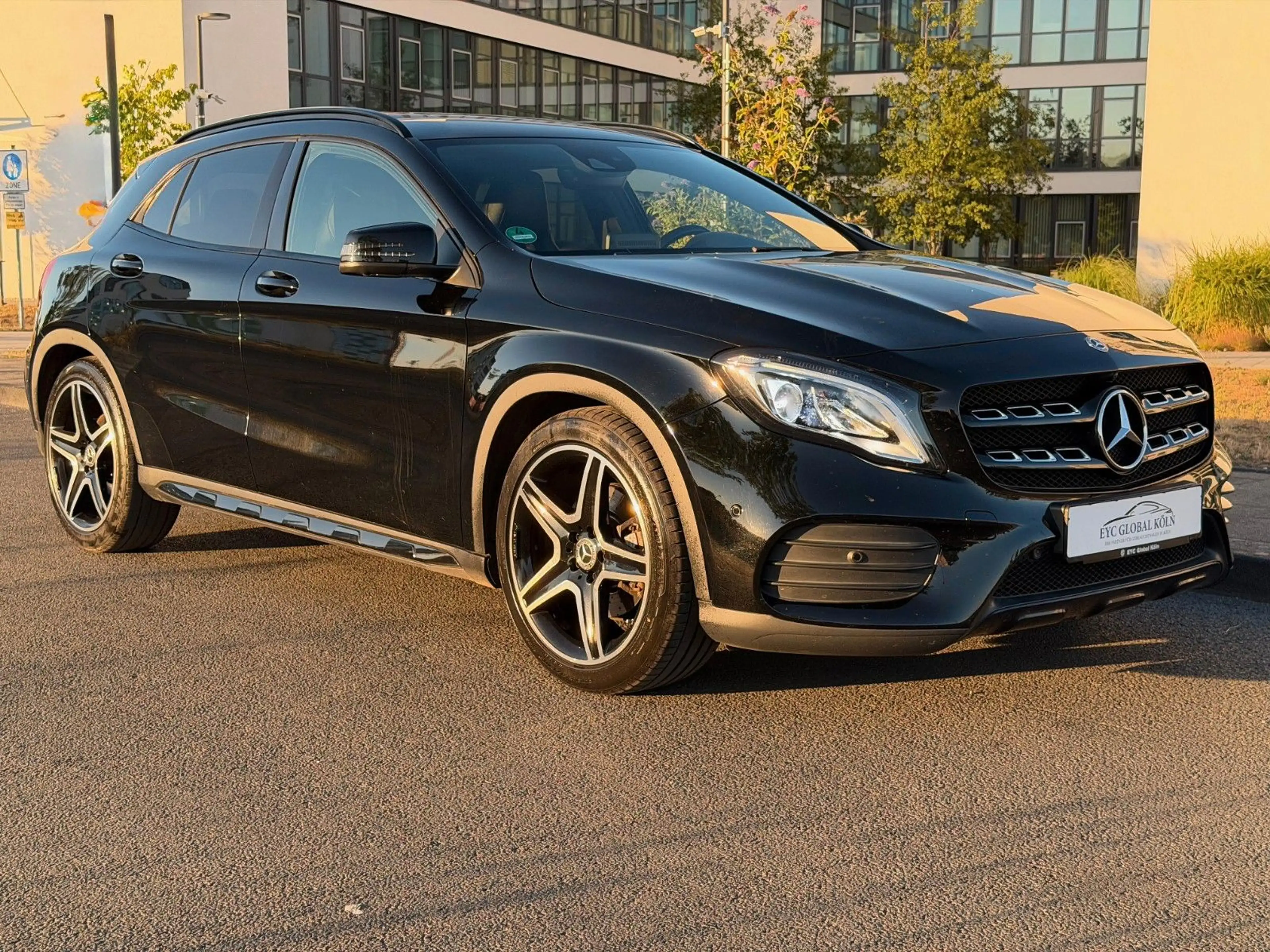 Mercedes-Benz GLA 250 AMG Line,Night-Paket,360°Kamera,Automat, — photo 2