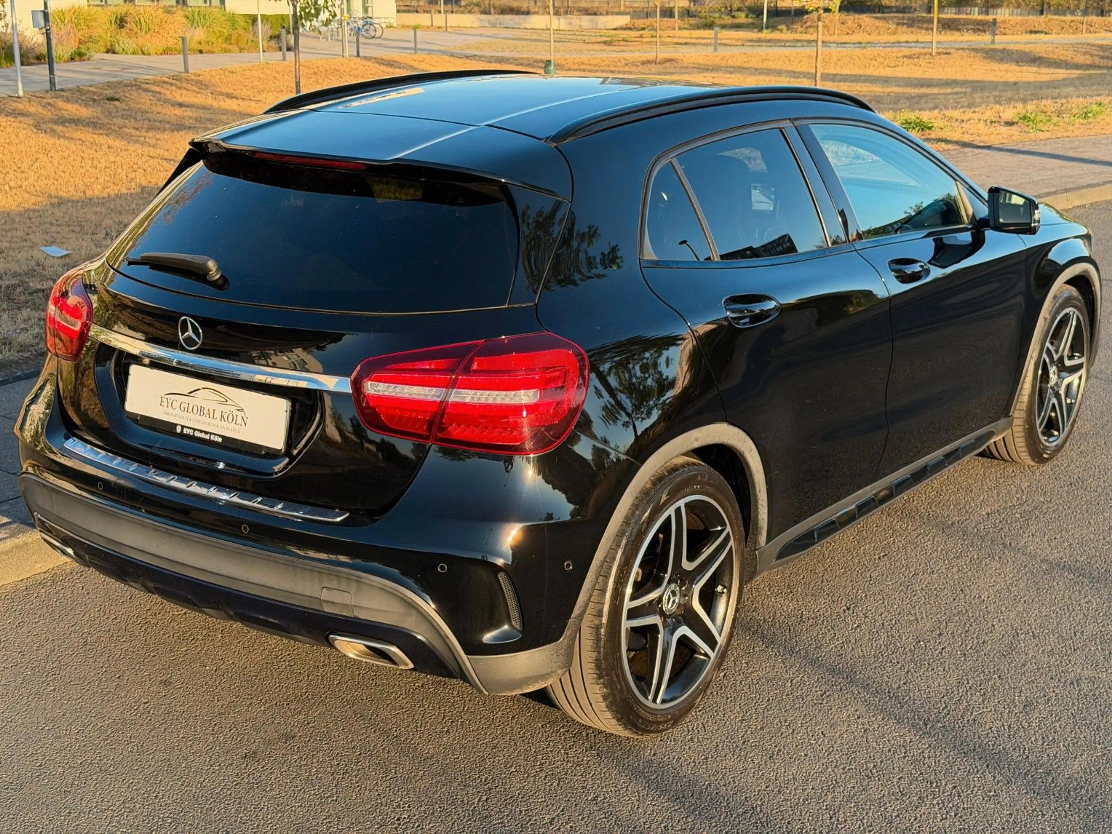 Mercedes-Benz GLA 250 AMG Line,Night-Paket,360°Kamera,Automat, — photo 3