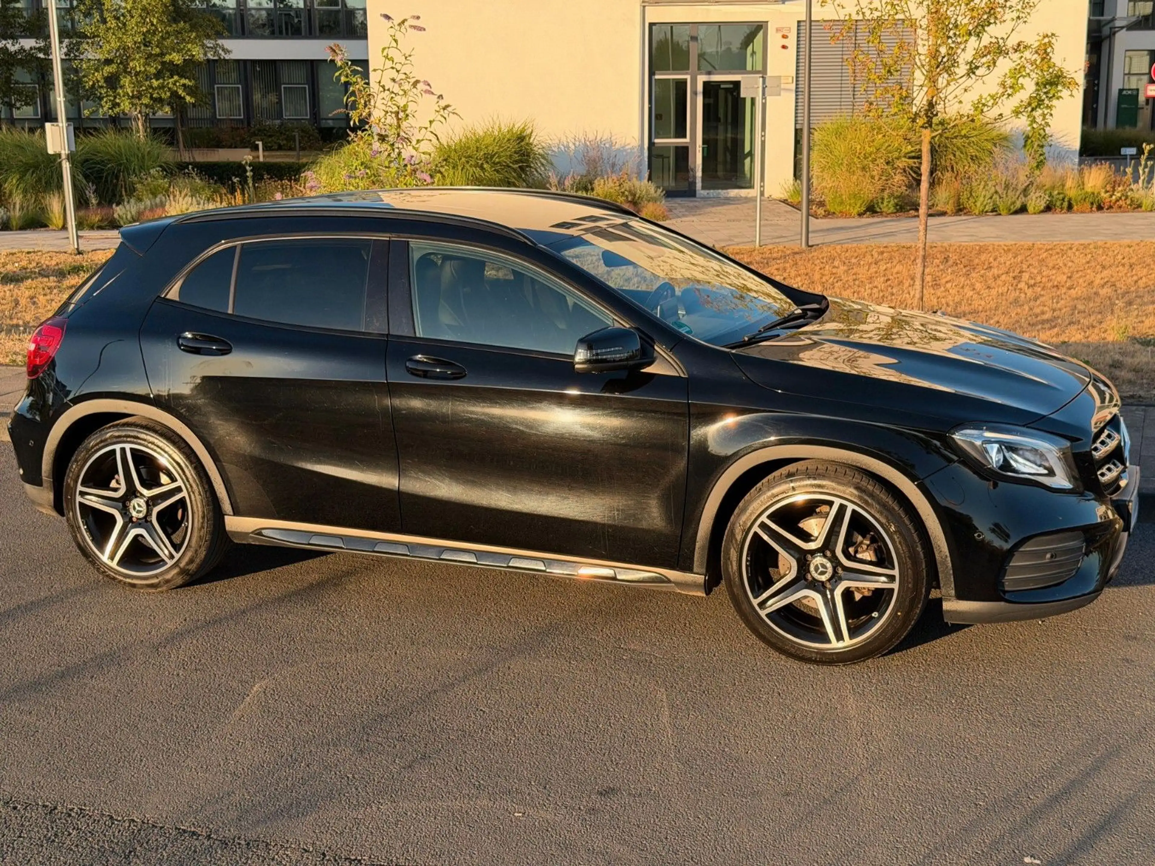 Mercedes-Benz GLA 250 AMG Line,Night-Paket,360°Kamera,Automat, — photo 6