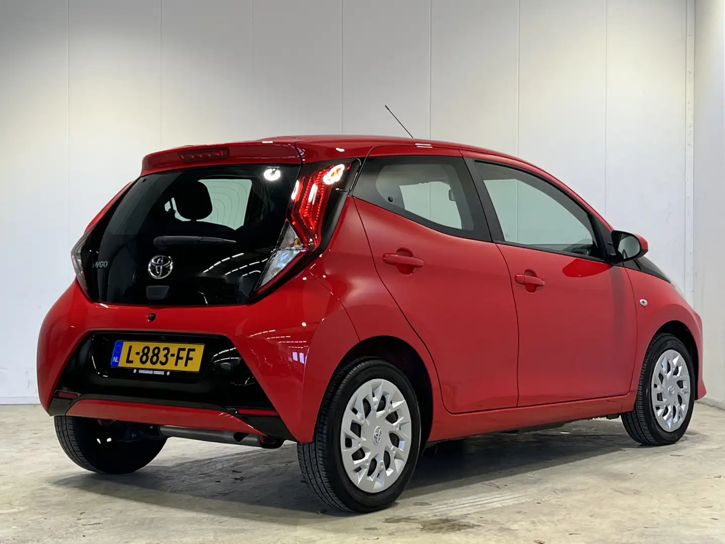 Toyota Aygo 1.0 VVT-i x-play | Android Auto/Apple Carplay | Ai Rouge - 2