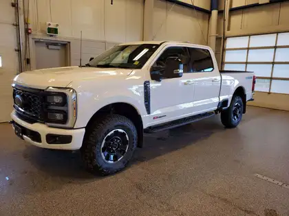  2025 Ford F-250 Super Duty Lariat Crew Cab 4WD   
