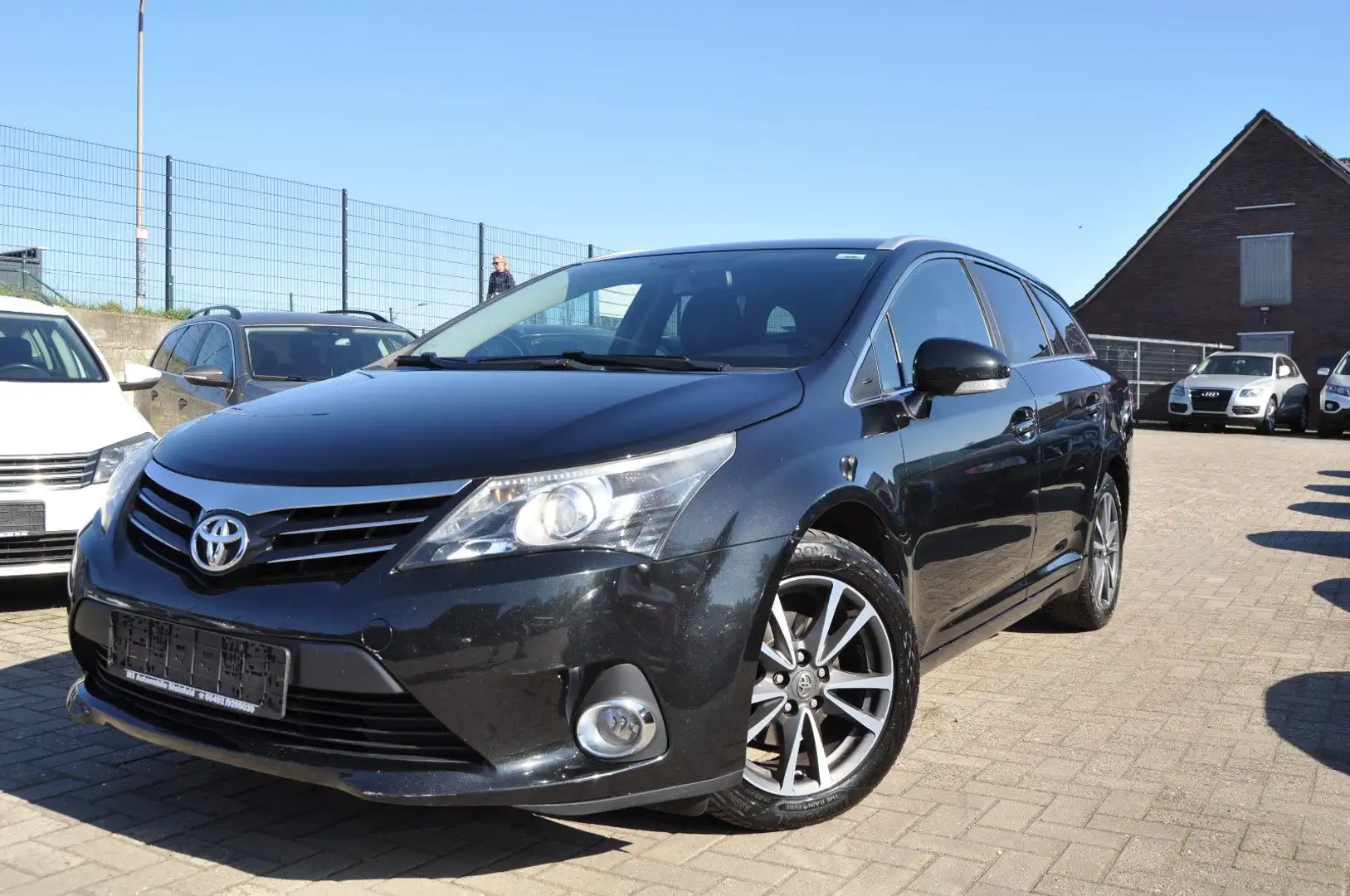 Toyota Avensis Kombi Edition Schwarz - 1