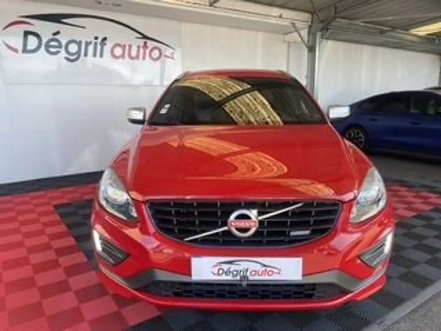 Volvo XC60 D4 163 ch AWD R-Design Geartronic A Rouge - 2