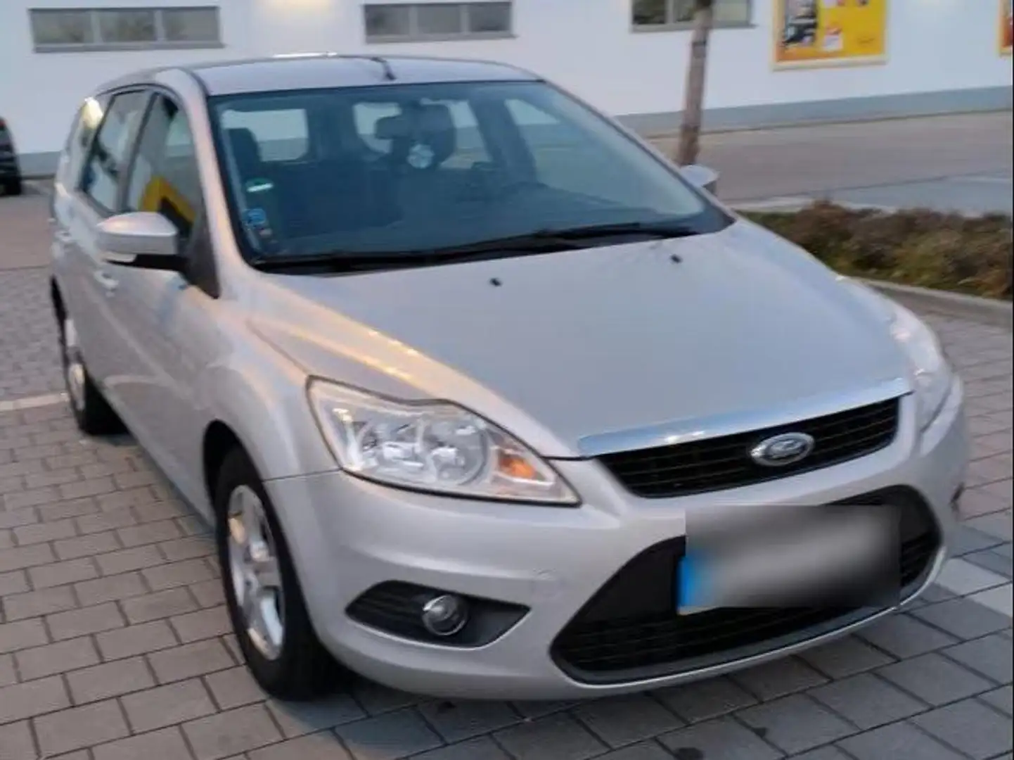 Ford Focus Focus Turnier 1.6 TDCi DPF Econetic Silber - 1