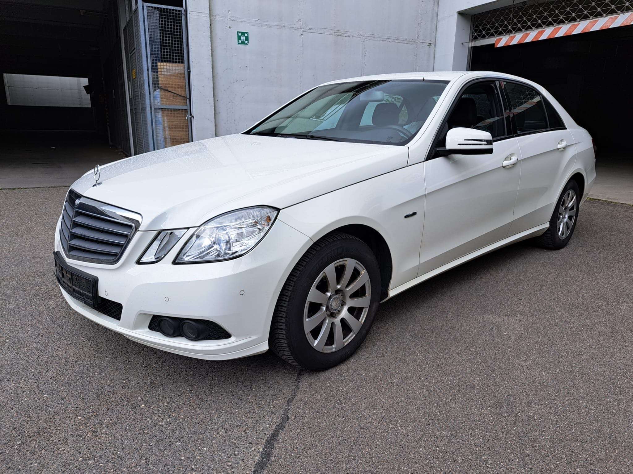 Second hand Mercedes Benz E-Class 200