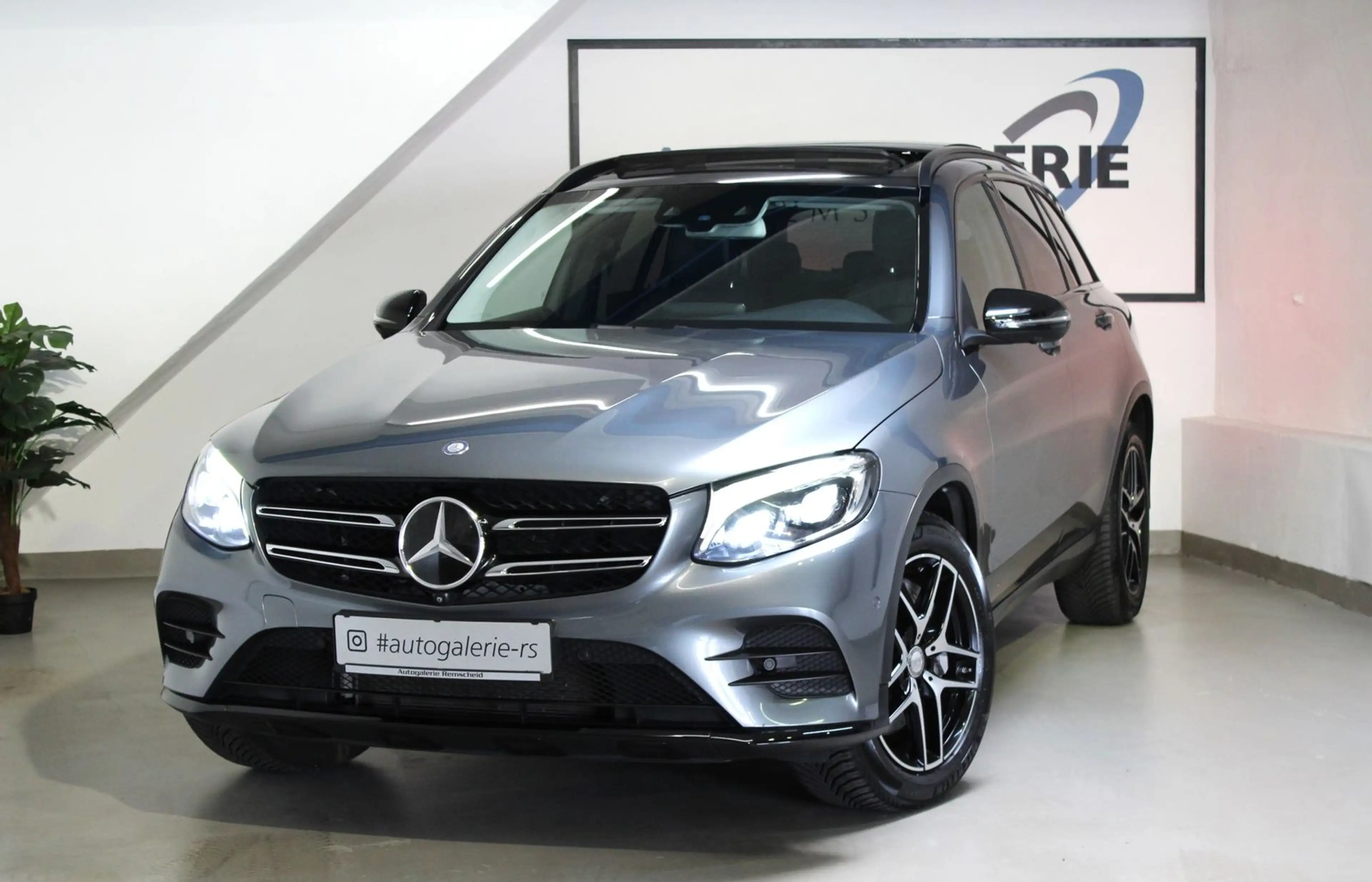 Mercedes-Benz GLC 250 d 4Matic*AMG LINE*DISTRO*PANO*NIGHT*AHK* — photo 13