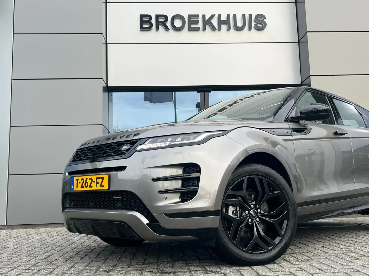 Land Rover Range Rover Evoque P300e AWD R-Dynamic S | Pano | Black Pack | 20 Inc Grijs - 2
