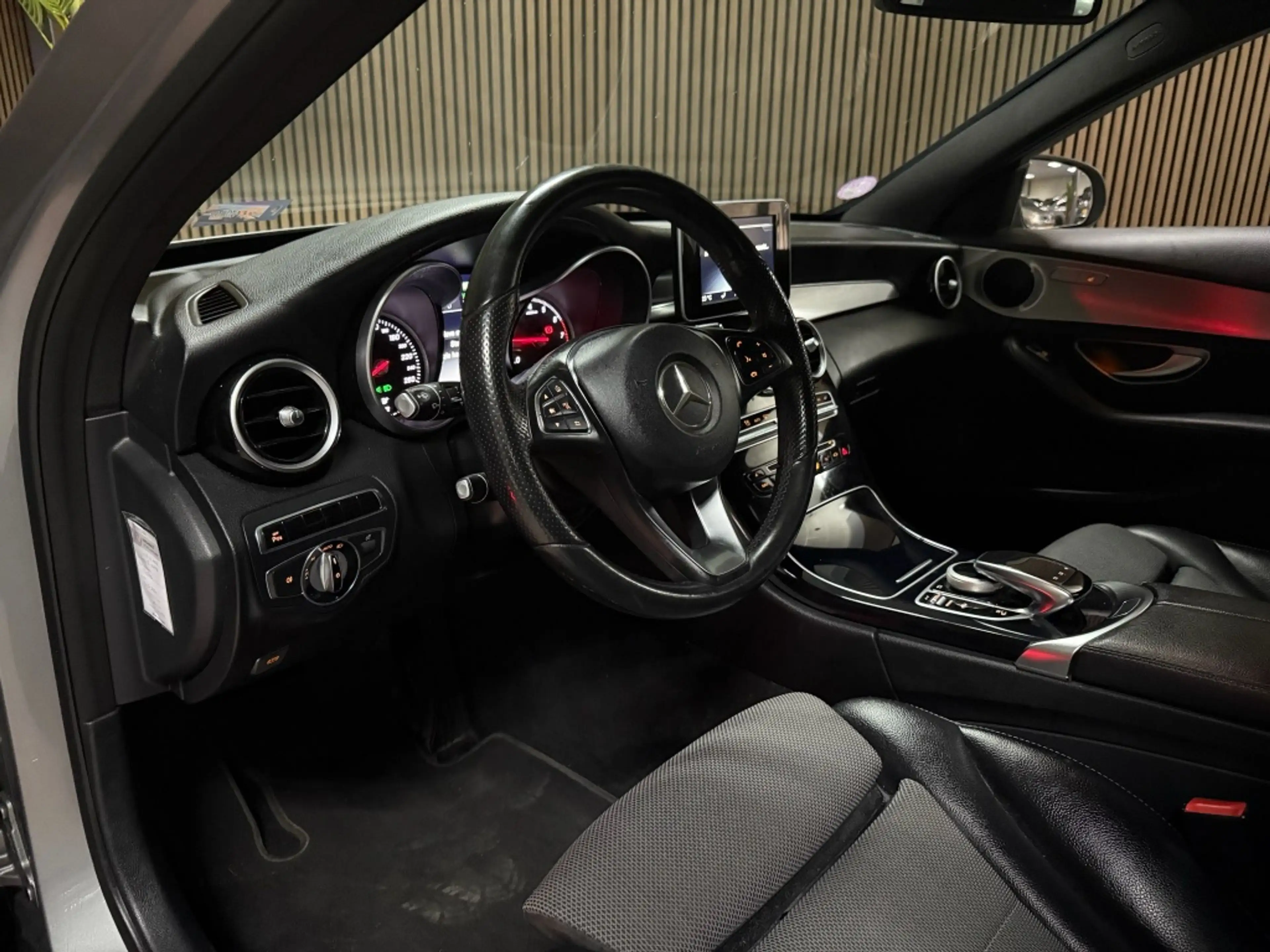 Mercedes-Benz C 350 Estate e Lease Edition — photo 11