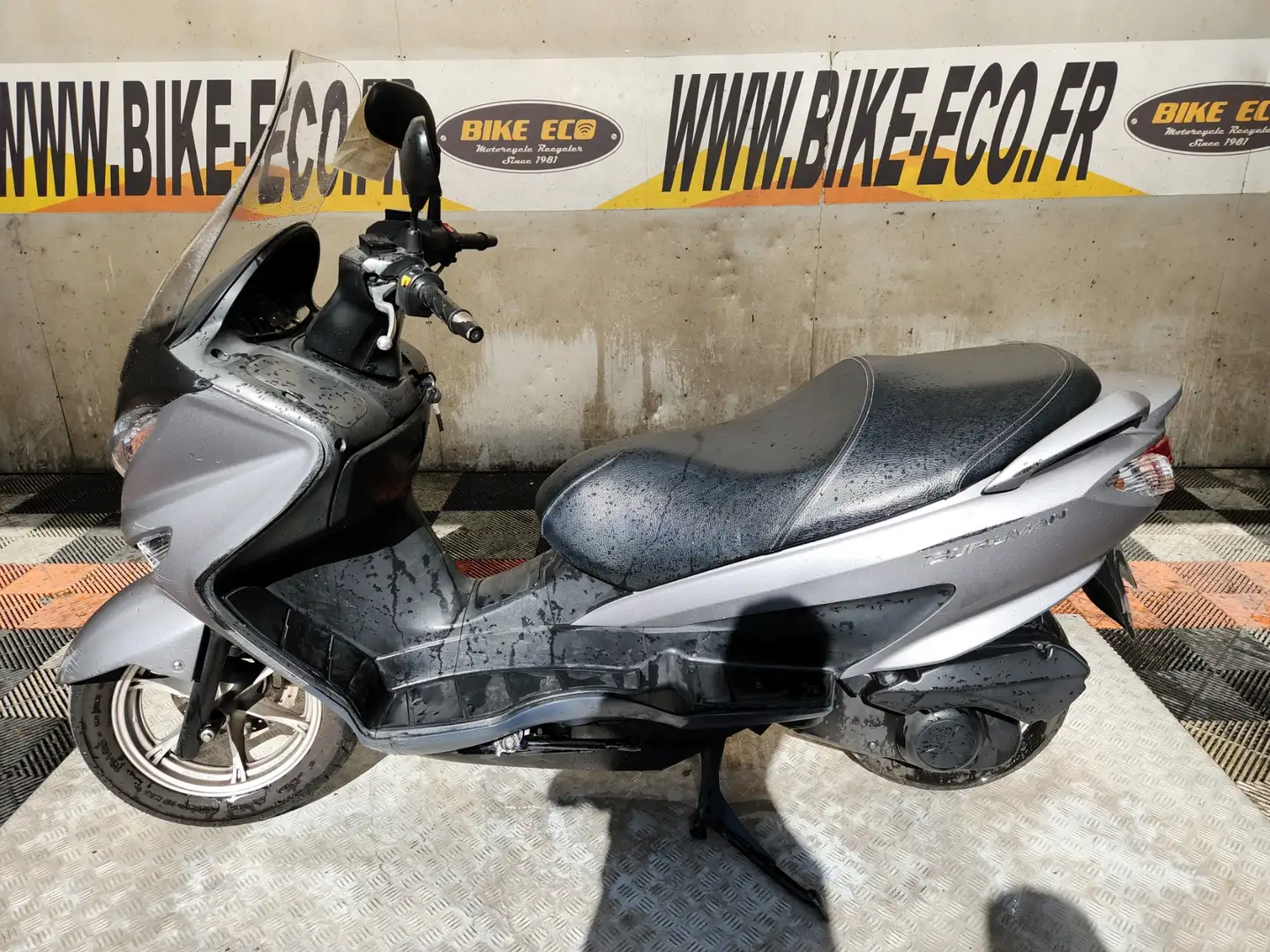 Suzuki Burgman 125 Gris - 2