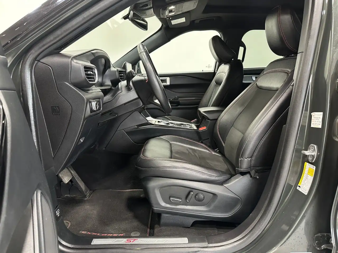 Ford Explorer photo Ford Explorer