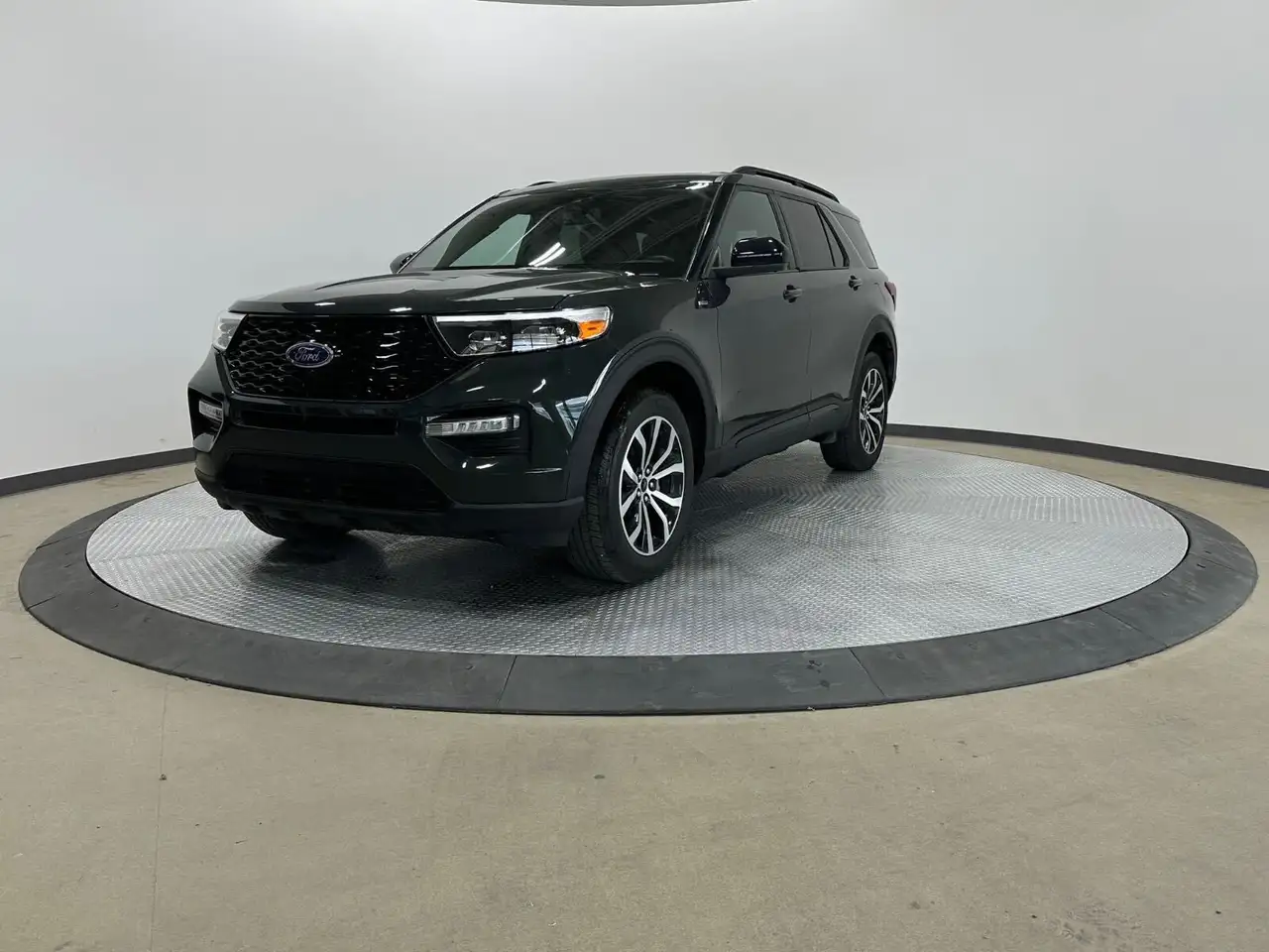 Ford Explorer photo Ford Explorer