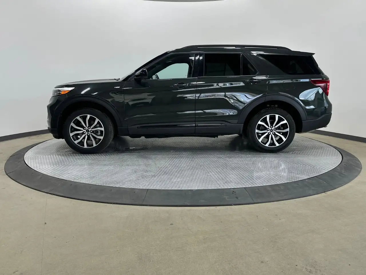 Ford Explorer photo Ford Explorer