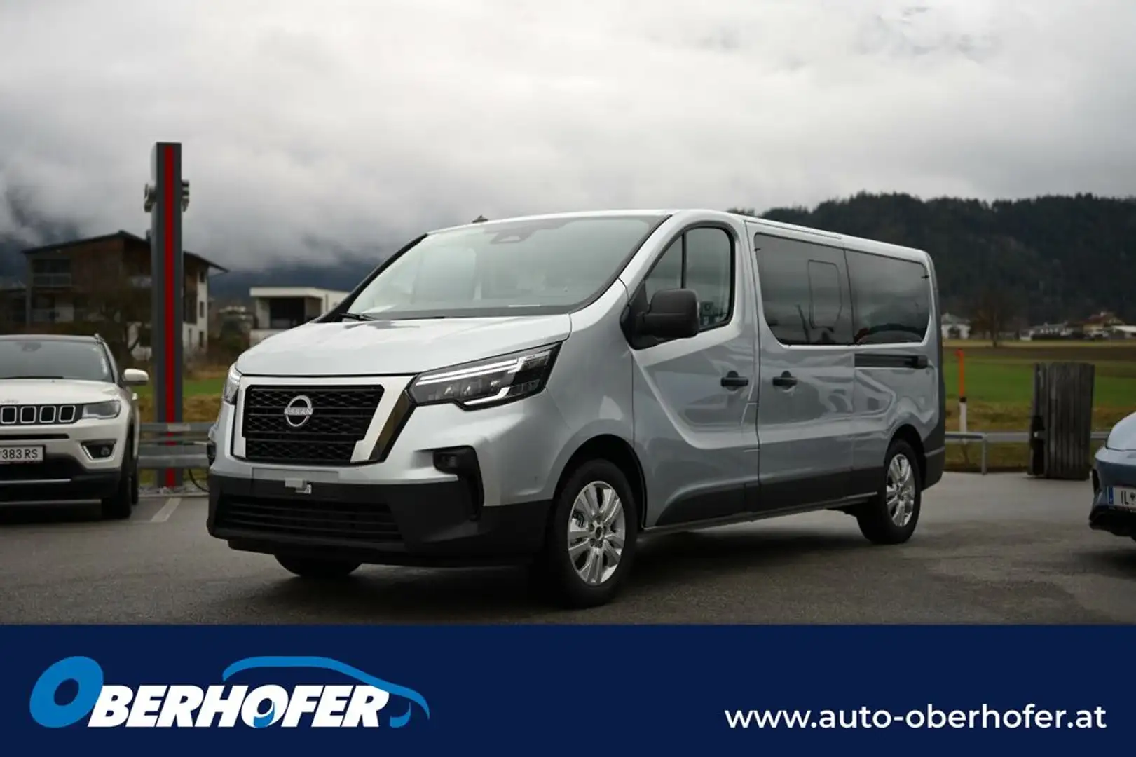 Nissan Primastar Kombi L2H1 3,0t 150 Tekna 8-Sitzer Silber - 1