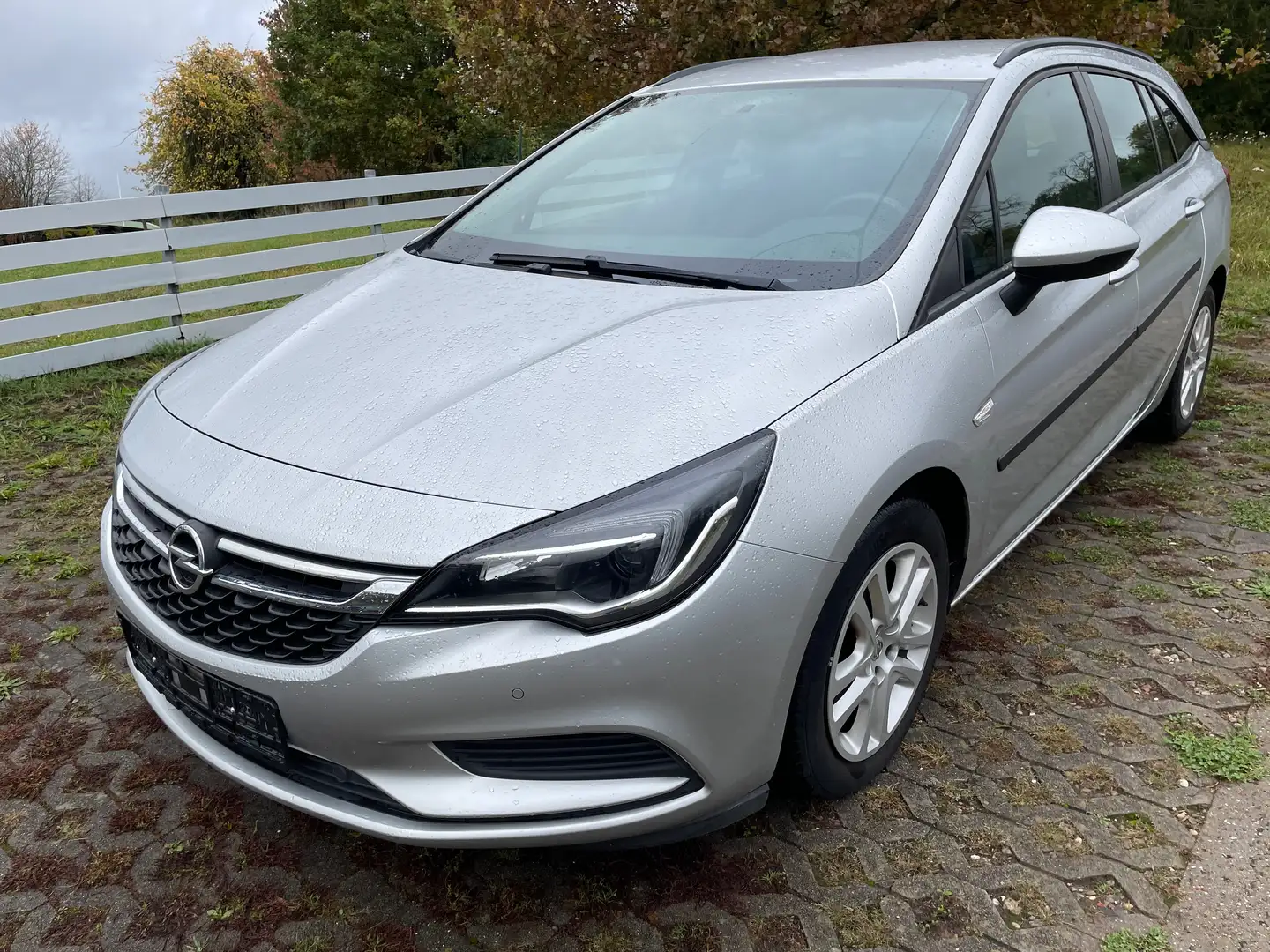 Opel Astra Sports Tourer 1.6 CDTI | Standheizun| 1. Hand Grau - 1