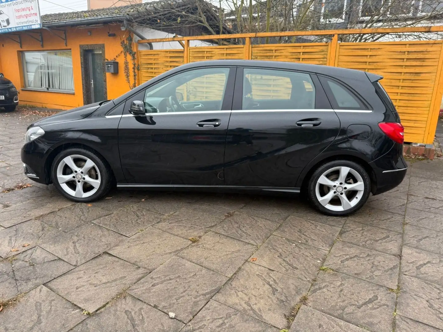 Mercedes-Benz B 200 Auto Navi Leder PDC Schwarz - 2