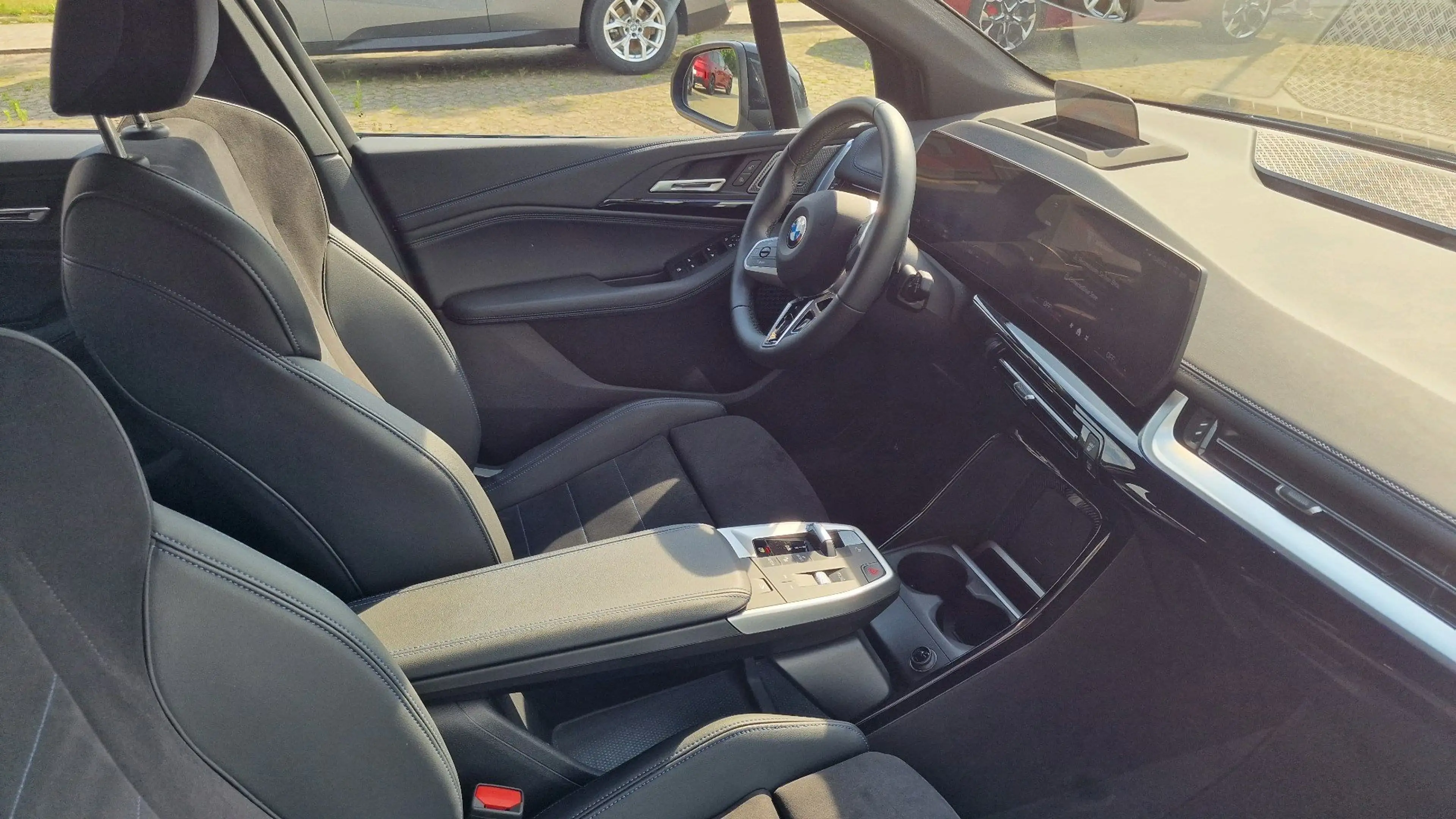 BMW 223 xDrive M Sport — photo 7