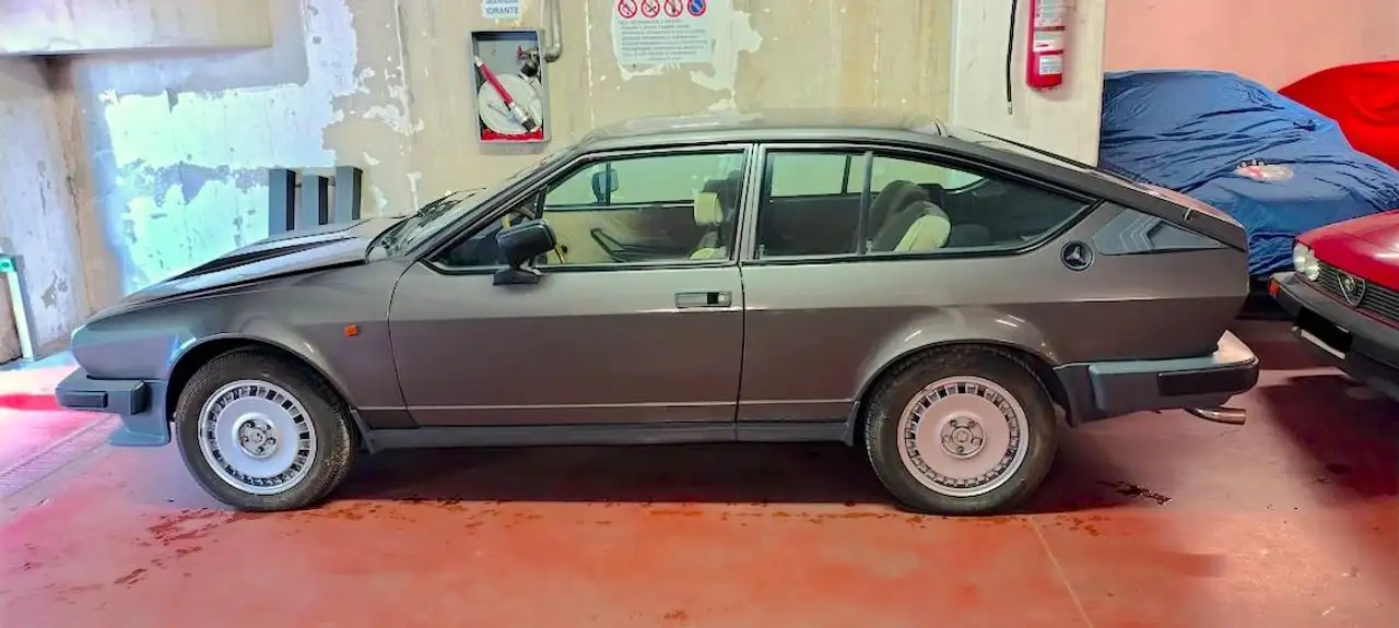 Alfa Romeo GTV6 2.5i, foto 2