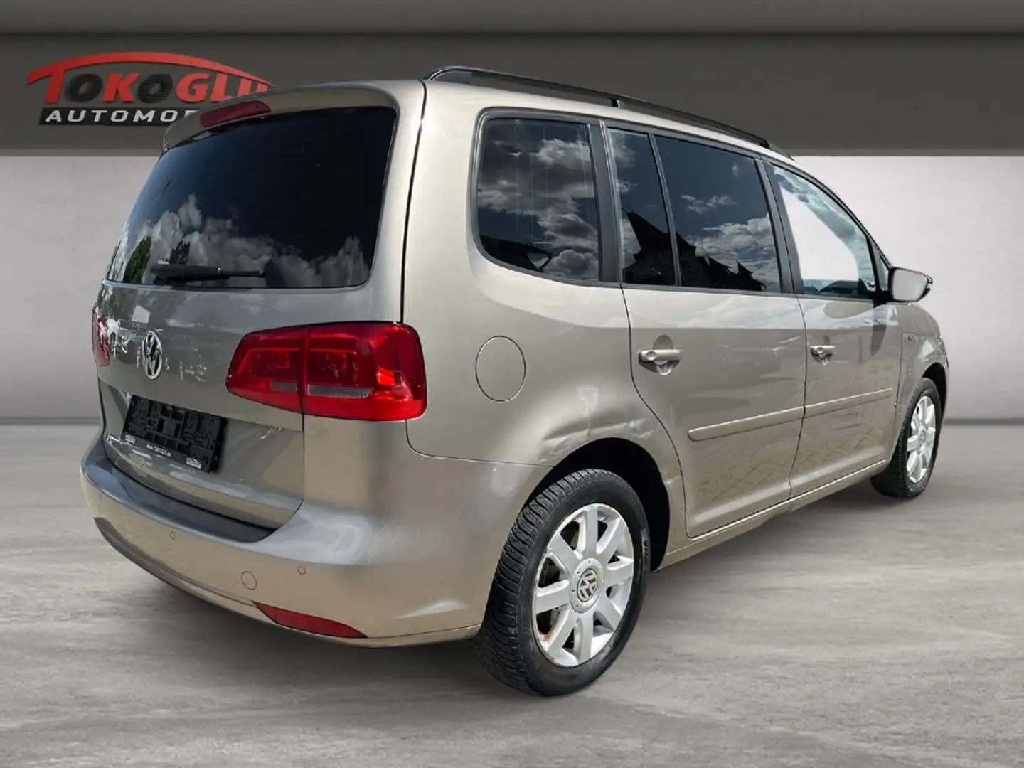 Volkswagen Touran Match BMT 1.6 TDI 7-Sitzer Mehrzonenklima SHZ Temp Bej - 2