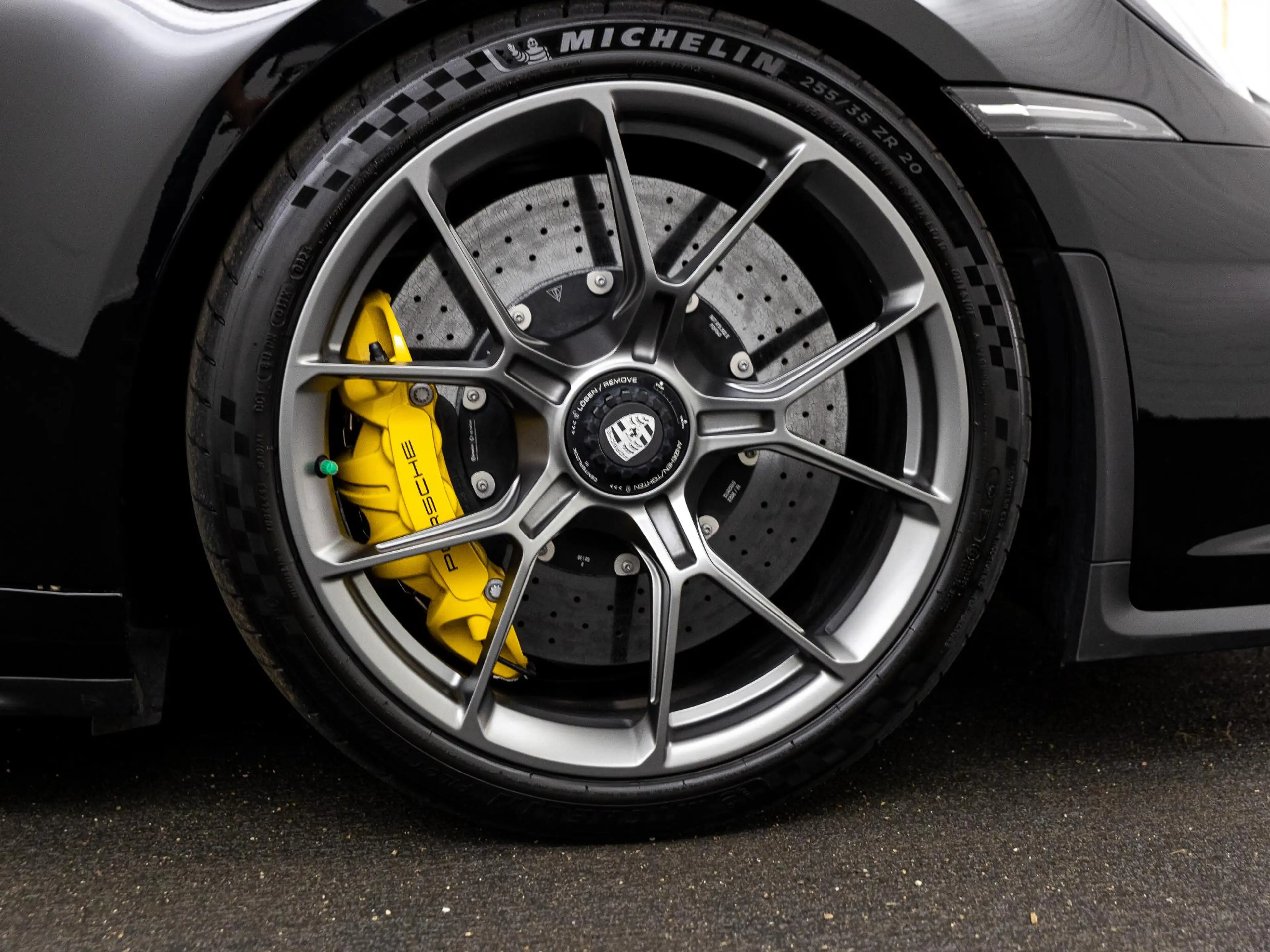 Porsche 992 4.0 GT3 Touring — photo 15